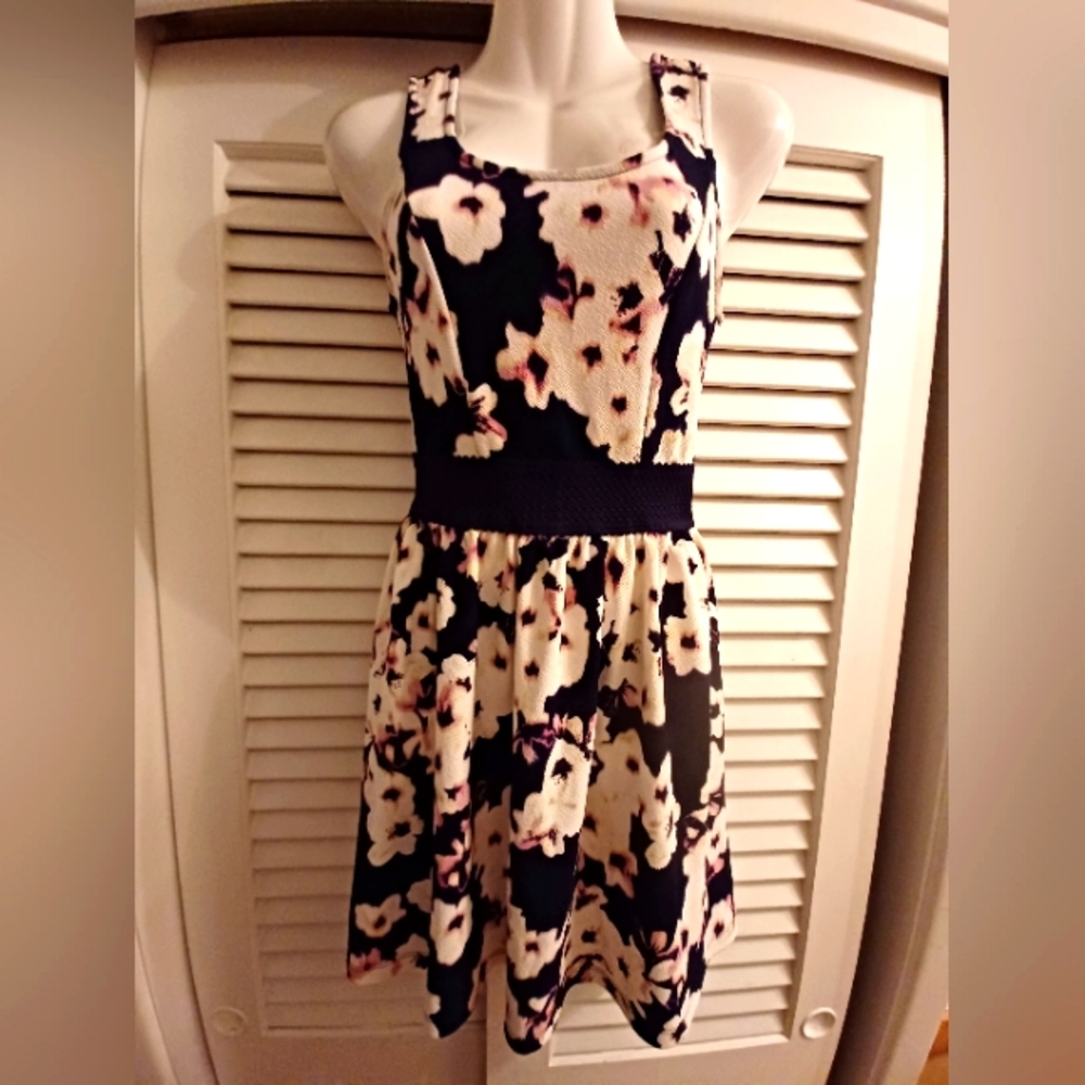 Floral knit short dress